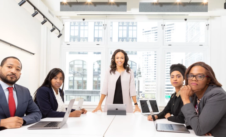 公司年终总结宣传片文案怎么写（简短范文2024）