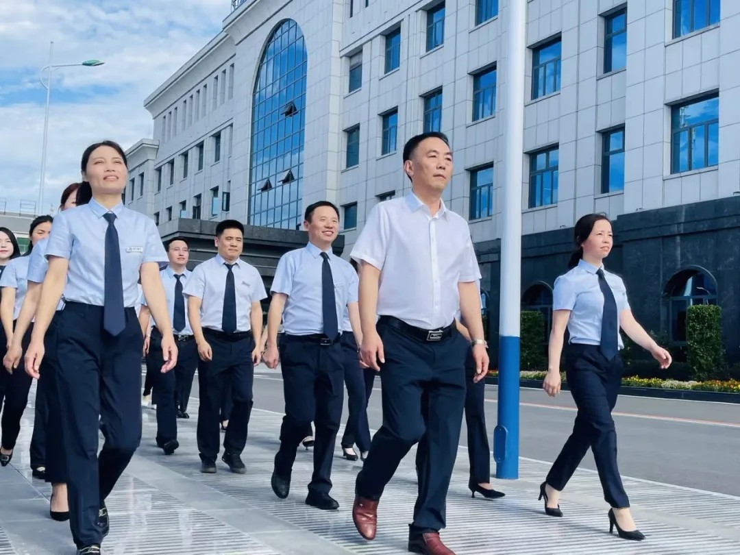 携手共赢迈新步 | 中视润扬&安徽丽达合作服装业宣传片